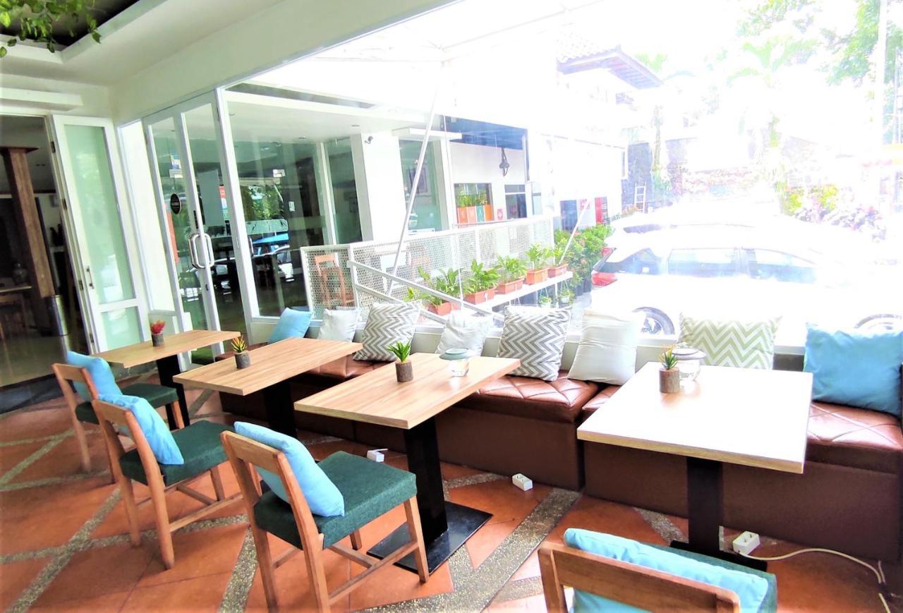 Arwiga Hotel Bandung Extérieur photo